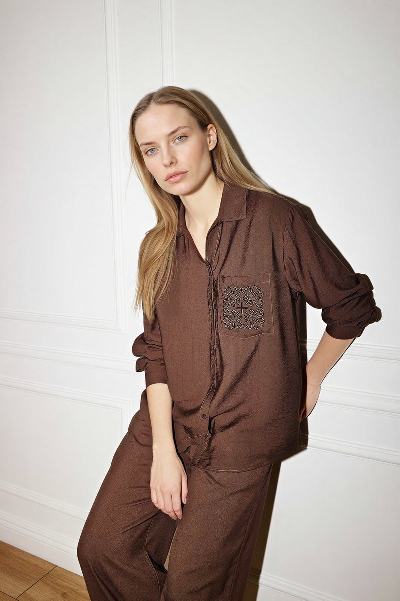 ديفاكتو قميص كم طويل قصة مريحة من قماش كرنكيل - Image 1